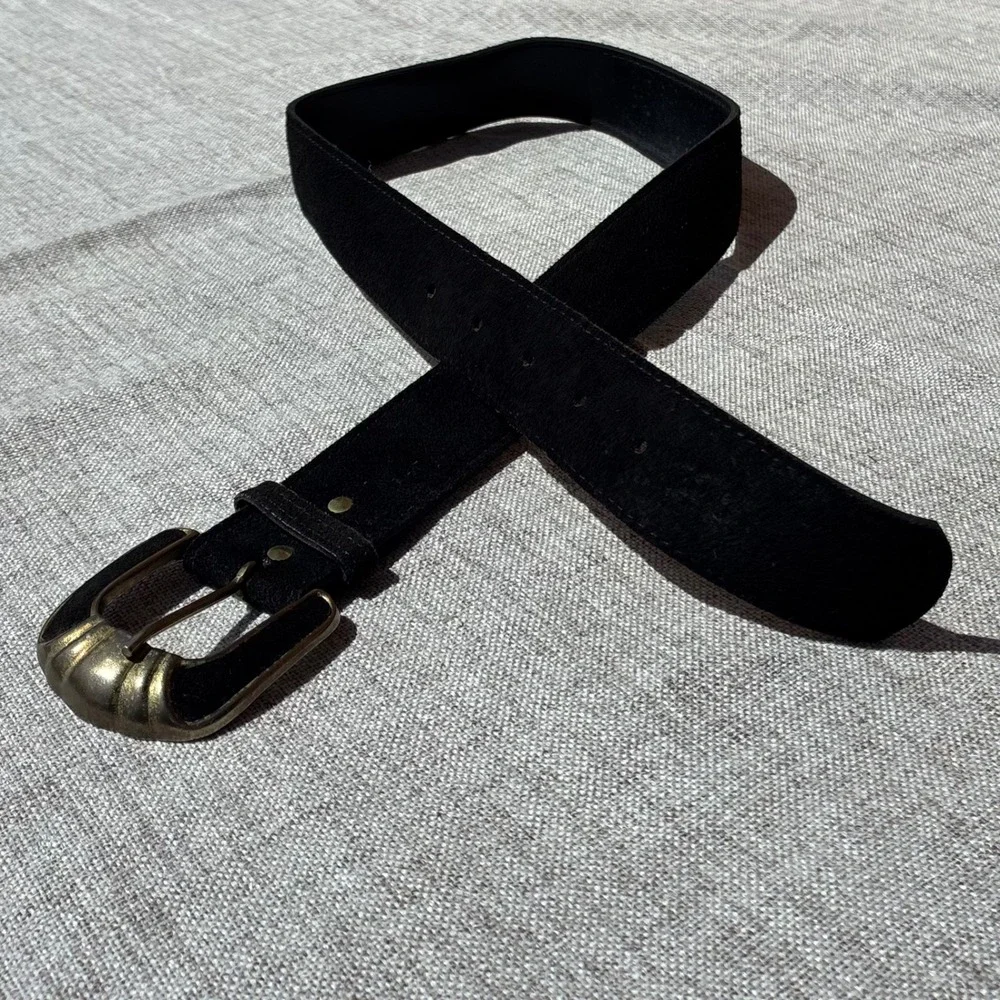 Vintage Black Suede Leather Belt Brass Scalloped Buckle Size 30 Made in USA 3527